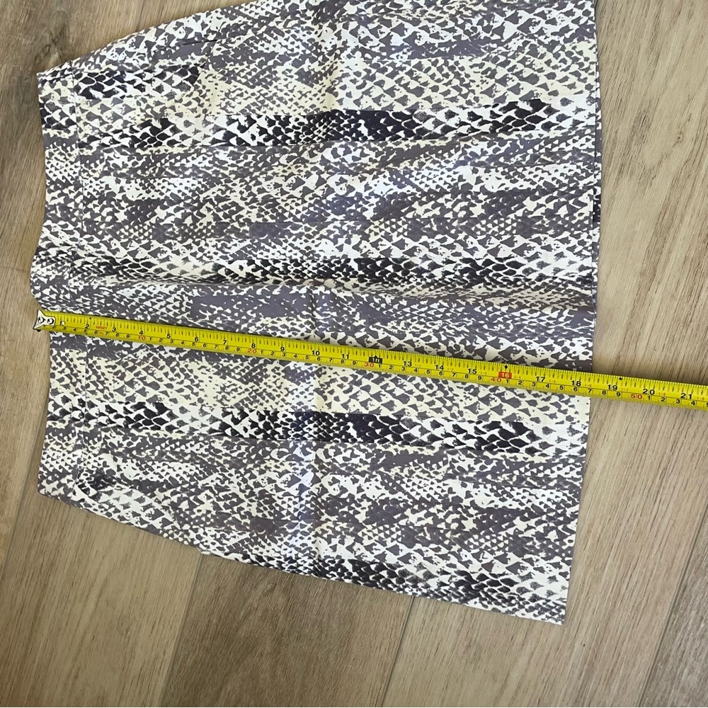 Snake Print Skirt w Pockets - Picture 6 of 14